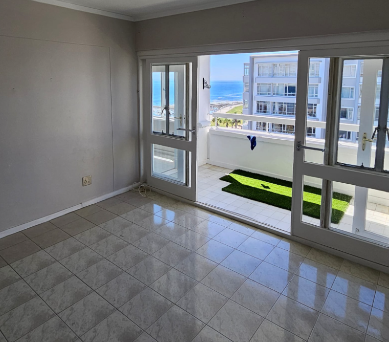 To Let 4 Bedroom Property for Rent in Sea Point Western Cape